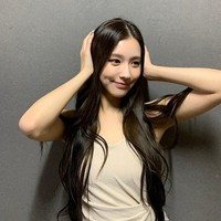 Alasan Miyeon tak bergabung dengan Blackpink sempat menjadi perbincangan. Dilansir Koreaboo, wanita 22 tahun tersebut ketahuan pergi berkencan ke Jepang bersama kontestan MIX & MATCH Jung Jin Hyung yang juga berada di bawah YG Entertainment. Dikabarkan Miyeon kemudian diminta untuk pergi. Foto: Instagram @official_g_i_dle