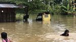 Korban Banjir di Kabupaten Lima Puluh Kota Dievakuasi