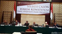 Seperti diketahui, tes wawancara kandidat calon hakim Konstitusi digelar selama dua hari, mulai hari ini, Rabu (11/12) hingga Kamis esok (12/12).