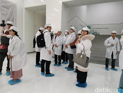 Melihat Ponsel Oppo Disiksa