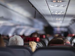 Pilot Minta Penumpang Duduk, Tanda Penerbangan Tidak Baik-baik Saja