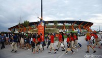 Stadion baru yang digunakan untuk penutupan SEA Games ini berada di kota bekas pangkalan udara Amerika Serikat. 