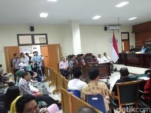 Gugatan Prof Suteki Terhadap Rektor Undip Diputuskan Hari ini