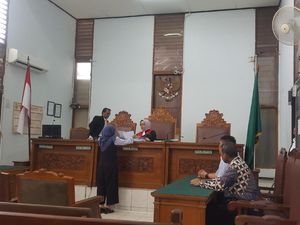 OC Kaligis Sakit, Sidang Gugatan Kasus Korupsi Gateway Imigrasi Ditunda