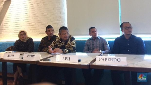 Reksa Dana Tumbuh, Dampak Bersih-bersih OJK Tidak Sistemik