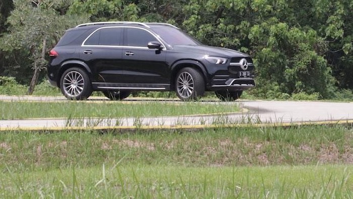 PT Mercedes-Benz Indonesia meluncurkan New GLC dan New GLE yang dirakit pabrik di Wanaherang, Bogor, Jawa Barat. Begini tampangnya.