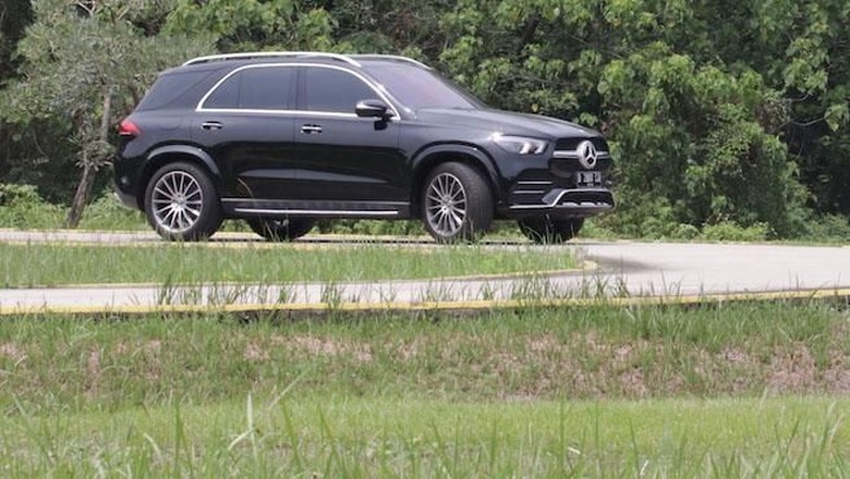 SUV Mercedes-Benz Rakitan Bogor PT Mercedes-Benz Indonesia meluncurkan New GLC dan New GLE yang dirakit pabrik di Wanaherang, Bogor, Jawa Barat. Begini tampangnya.