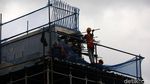 Pekerja Bahu Membahu Selesaikan Proyek Tol Becakayu Seksi 2A