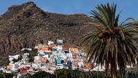 Ada destinasi bersuhu hangat di Eropa yang cocok untuk liburan akhir tahun, yakni Kepulauan Canary, Spanyol. Lokasinya ada di pulau-pulau yang sebenarnya berada di lepas pantai barat laut Afrika (Foto: CNN)