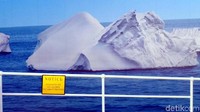 Agar makin mirip, di sekitar kapal juga ditambahkan lukisan laut, awan hingga gunung es sehingga suasana Titanicnya begitu terasa. (Wahyu/detikcom)
