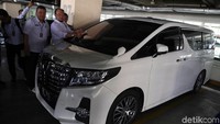 Pemasangan stiker itu dilakukan supaya menimbulkan efek malu, sehingga objek pajak melunaskan kewajibannya.