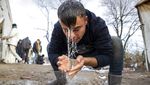 Ratusan Imigran di Bosnia Terancam Tewas Membeku