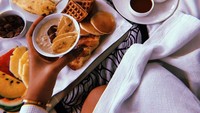 Untuk menu sarapannya sendiri, Gazini paling suka menyantap oat meal, pancake, waffle, telur mata sapi, hingga aneka buah-buahan. Foto: Instagram @gazinii