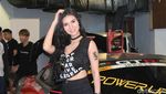Miss Bangkok yang Senang Mobil Bertenaga Besar