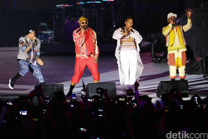 Momen The Black Eyed Peas Tutup SEA Games 2019 SEA Games 2019 rampung dengan Filipina menjadi juara umumnya. Perpisahan ditandai dengan suguhan Black Eyed Peas dan pesta kembang api.