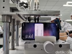 Melihat Ponsel Oppo Disiksa
