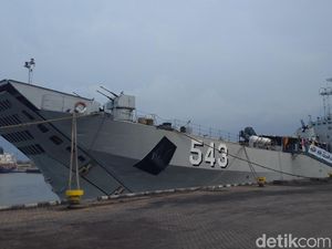 Bersandar di Pelabuhan Cirebon, Kapal Perang TNI AL Boleh Dimasuki Warga