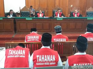 Enam Pembakar Polsek Tambelangan Divonis Berbeda