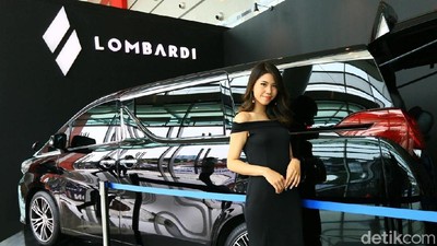 Modif Interior Mobil Mewah Ratusan Juta