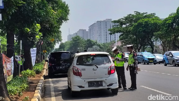 Razia Pajak Kendaraan di Jaksel