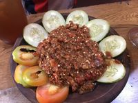 Cicip Soto Ambengan, Sambel Setan, hingga Kepiting Saos yang Bikin Laper