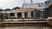 Konstruksi proyek pembangunan Tol Becakayu (Bekasi-Cawang-Kampung Melayu) seksi 2A ditargetkan rampung pada Mei 2020.