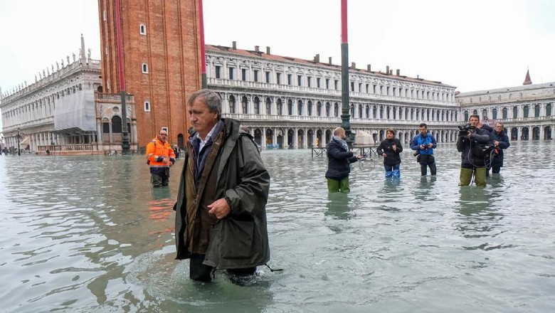 Banjir di Venesia (Reuters) Banjir di Venesia (Reuters)