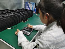 Melihat Ponsel Oppo Disiksa