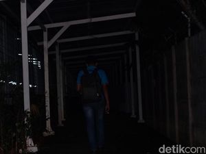 Hati-hati, Lorong Stasiun Jurangmangu Arah UPJ Gelap Gulita