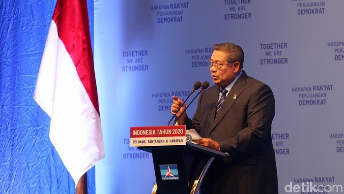 Ketua Umum Partai Demokrat Susilo Bambang Yudhoyono (SBY) menyampaikan pidato refleksi akhir tahun di JCC, Jakarta, Rabu (11/12/2019).