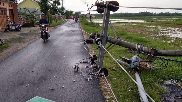 Hujan Disertai Angin Kencang, Puluhan Rumah di Rembang Rusak