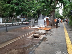 Proyek Trotoar Cikini Dinilai Tak Matang, Pemprov: Tanggung Jawab Kontraktor