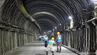 Target penyelesaian pekerjaan dalam waktu dekat untuk PLTA Jatigede yakni pelapisan dinding terowongan menggunakan beton.