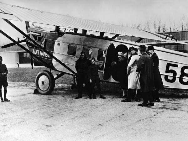 Tahun 1920-an, pesawatnya masih berbadan kecil atau bisa dibilang seperti pesawat perintis dan hanya bisa menampung maksimal 30 orang (AP)