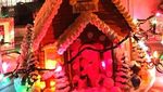 Kreatif! Kelly Jenner dan Iggy Azalea Bikin Kreasi Gingerbread House