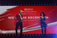  Pegolf dari Venezuela Wolmer Murillo (kiri) bersama partnernya Rita (kanan) menunjukan kebolehannya menari salsa dalam Asian Tour's Got Talent.