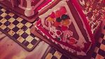 Kreatif! Kelly Jenner dan Iggy Azalea Bikin Kreasi Gingerbread House