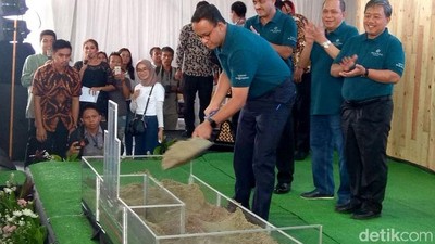 Tuang Pasir, Anies Resmikan Proyek Rumah DP Rp 0 Jilid II
