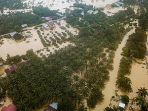 Derita Warga Riau: Kemarau Hirup Asap Kebakaran Hutan, Musim Hujan Kebanjiran