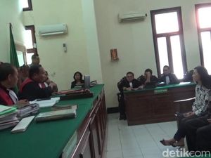 Berikan Keterangan Palsu, Bos Pasar Turi Dituntut 3 Tahun 6 Bulan Penjara