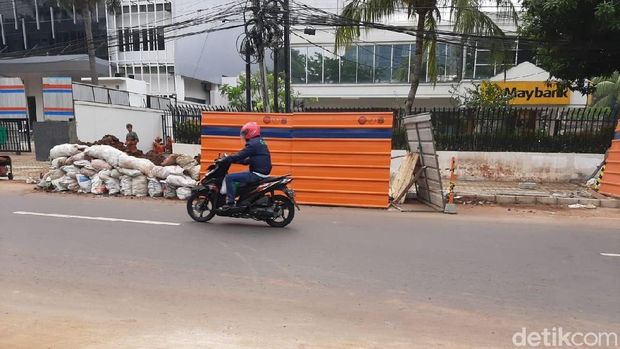 Kondisi trotoar Cikini, Kamis (12/2)