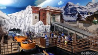 Di Trans Studio Bali ini pengunjung bisa menyusuri Fobidden Temple Rapid Adventure dengan pemandangan pegunungan dan kuil kuno. 
