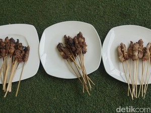 3 Sate Kambing Tegal Ini, Mana yang Paling Juicy Empuk?