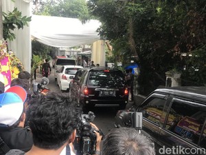 Para Tamu Mulai Datangi Lokasi Pernikahan Cut Tari & Richard Kevin