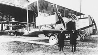 AP (Associated Press) dan Getty Images melansir foto-foto orang traveling pada tahun 1920-an atau nyaris 100 tahun lalu. Tepatnya di Inggris dan Amerika Serikat (AP)
