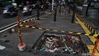 Kepala Dinas Bina Marga DKI Jakarta, Hari Nugroho menyampaikan perubahan posisi lubang itu masih tanggung jawab kontraktor. Target pekerjaan dan penyerahan kepada Pemprov dilaksanakan pada akhir Desember.