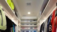 Khloe bahkan punya ruangan yang berisikan pakaian dan sepatu untuknya berolahraga. Dok. Instagram
