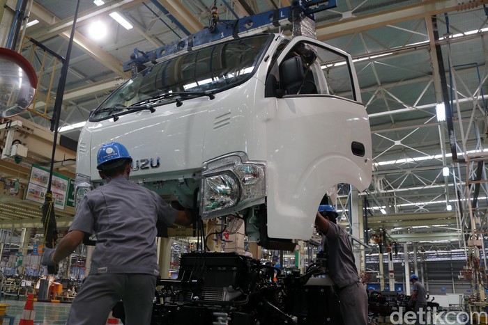 Ekspor perdana Isuzu Traga baru saja diresmikan. Mobil ini dirakit di pabrik Isuzu Karawang Plant, Jawa Barat. Yuk lihat prosesnya.
