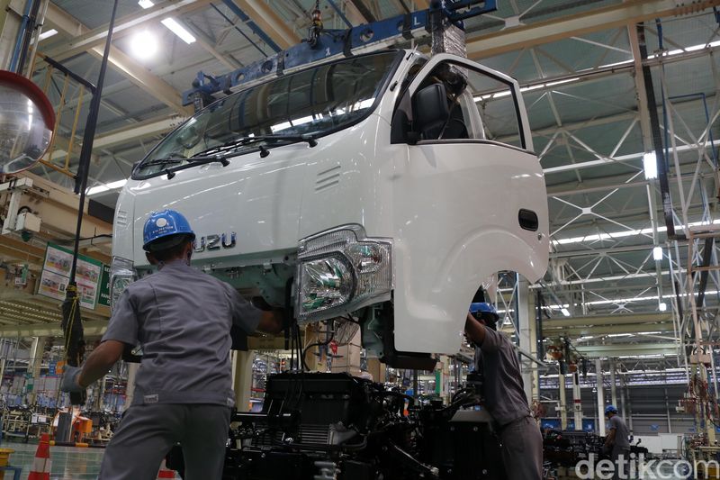 Ekspor perdana Isuzu Traga baru saja diresmikan. Mobil ini dirakit di pabrik Isuzu Karawang Plant, Jawa Barat. Yuk lihat prosesnya. Foto: Rengga Sancaya
