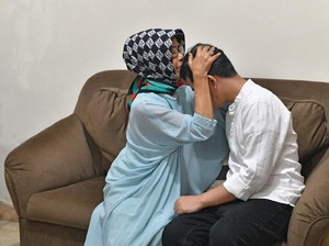 Jelang Pendaftaran Cawalkot ke PDIP Solo, Gibran Sowan ke Neneknya